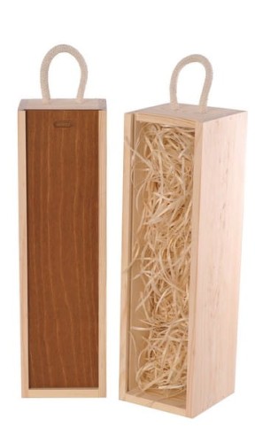 Pudełko drewniane wym. 33 x 8,4 x 8,4 producent Vintore pudełka drewniane naturalne wypełnione siankiem z zasuwką w kolorze rudym w połączeniu z whisky jako upominek